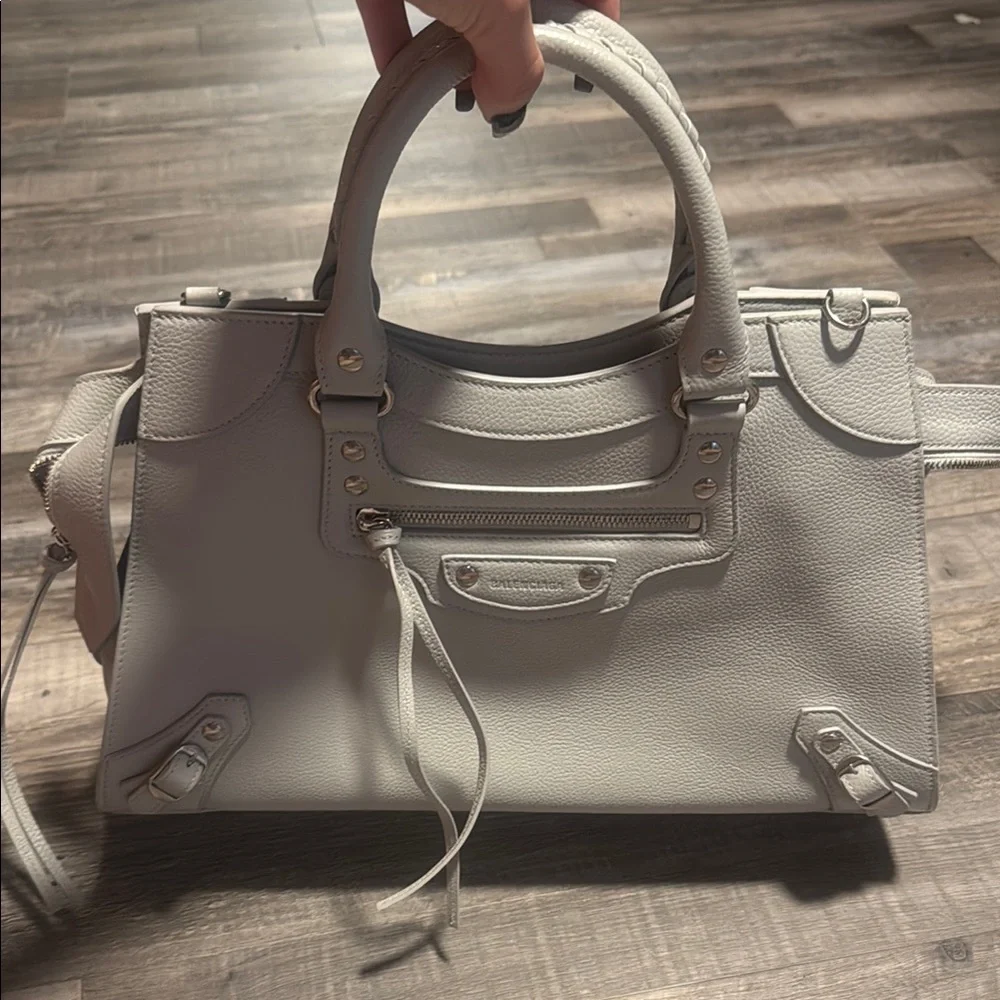 Elegant Gray Women's Handbag - Picture 3 of 3
